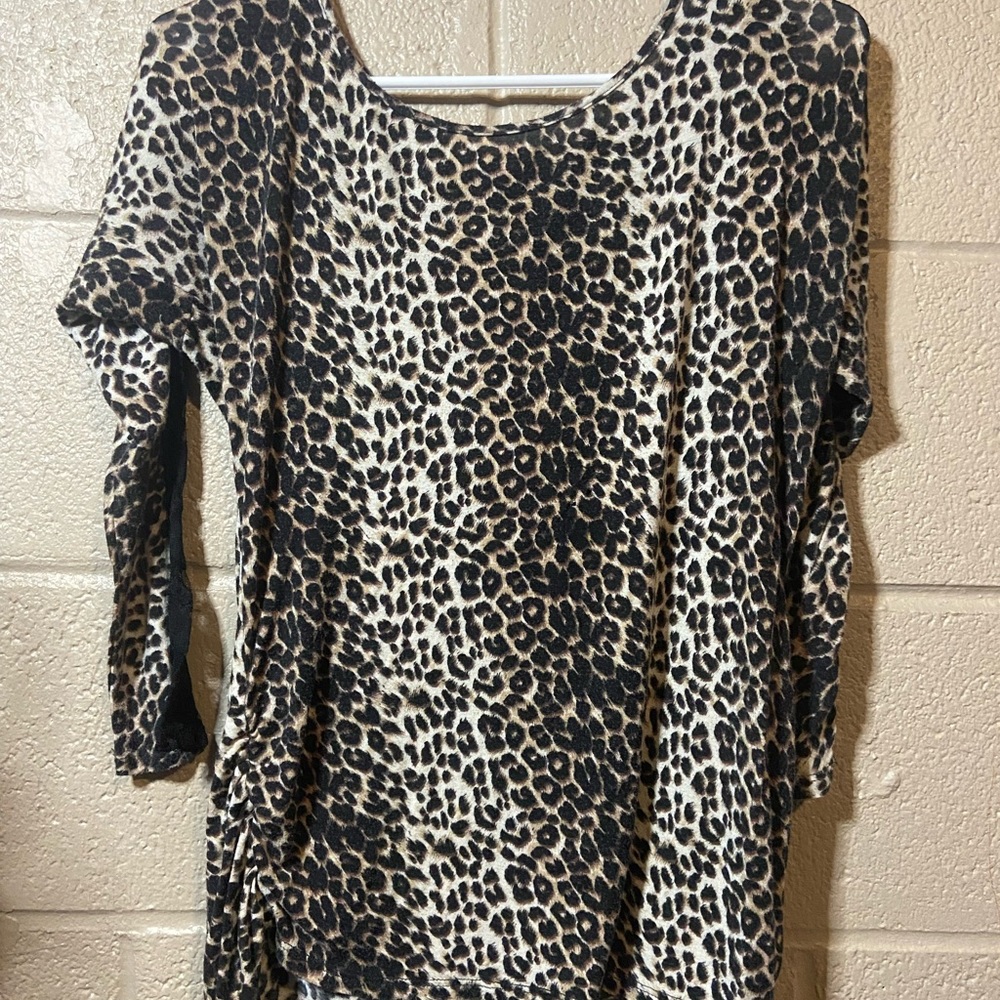 Rue 21 cheetah print blouse size large